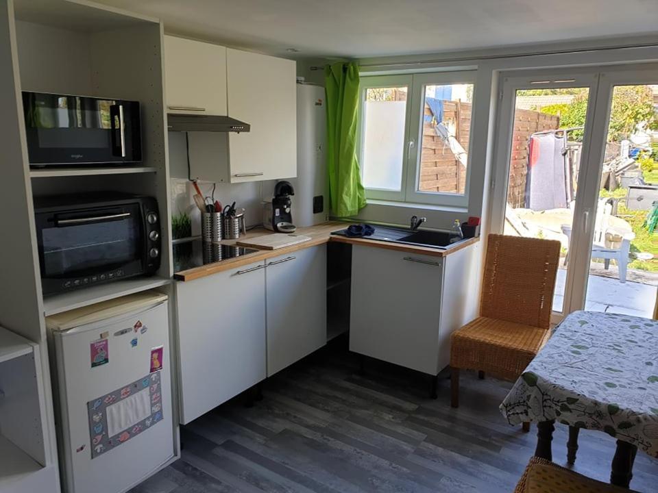 Appartement Studio quartier marais, terrasse en rez de jardin, netflix à Bourges Extérieur photo